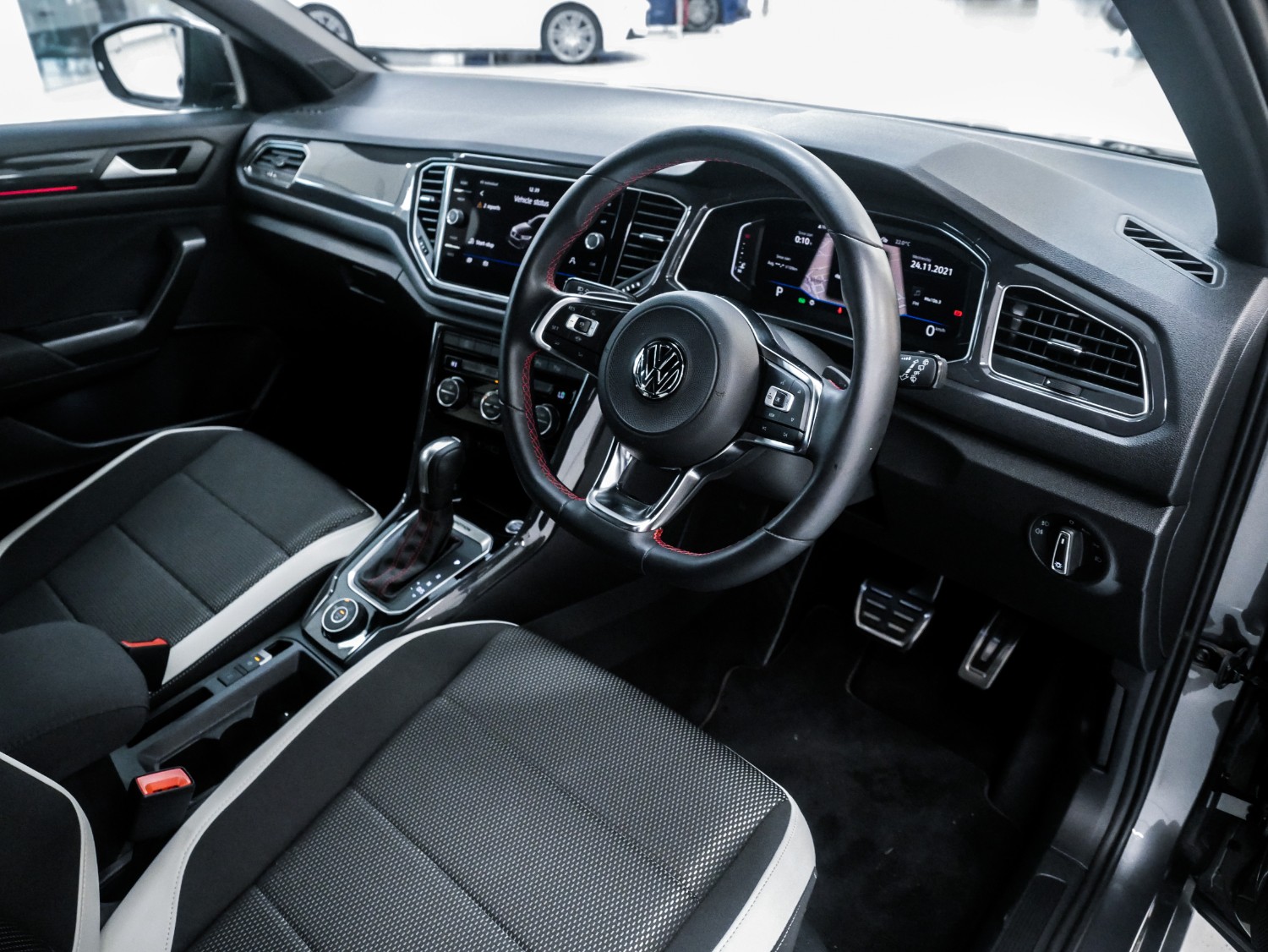2020 Volkswagen T-Roc A1 Sport SUV Image 10
