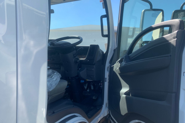 2026 Isuzu NPR Cab Chassis Image 24