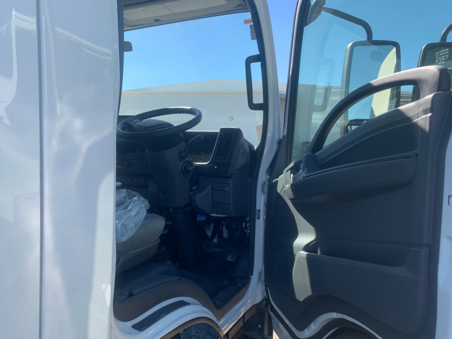 2026 Isuzu NPR Cab Chassis Image 24