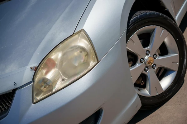 2008 Mitsubishi 380 DB Series III SX Sedan Image 6