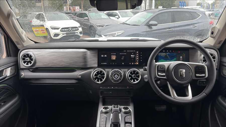 2026 GWM Tank 300 P01 Ultra Hi4-T PHEV SUV Image 12