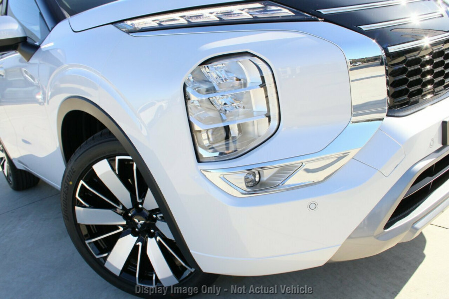 2025 Mitsubishi Outlander ZM Exceed SUV Image 2