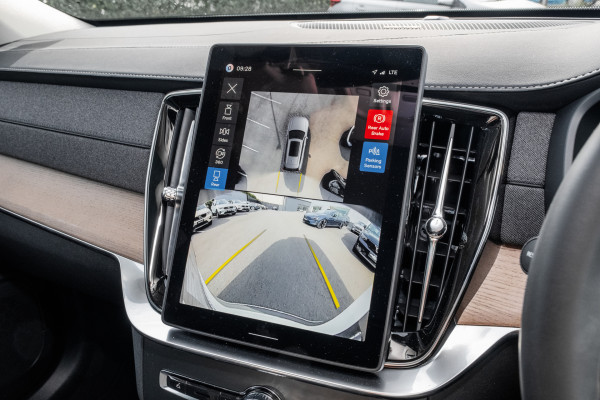 2026 Volvo XC90 L Series Plus B5 Bright SUV Image 14