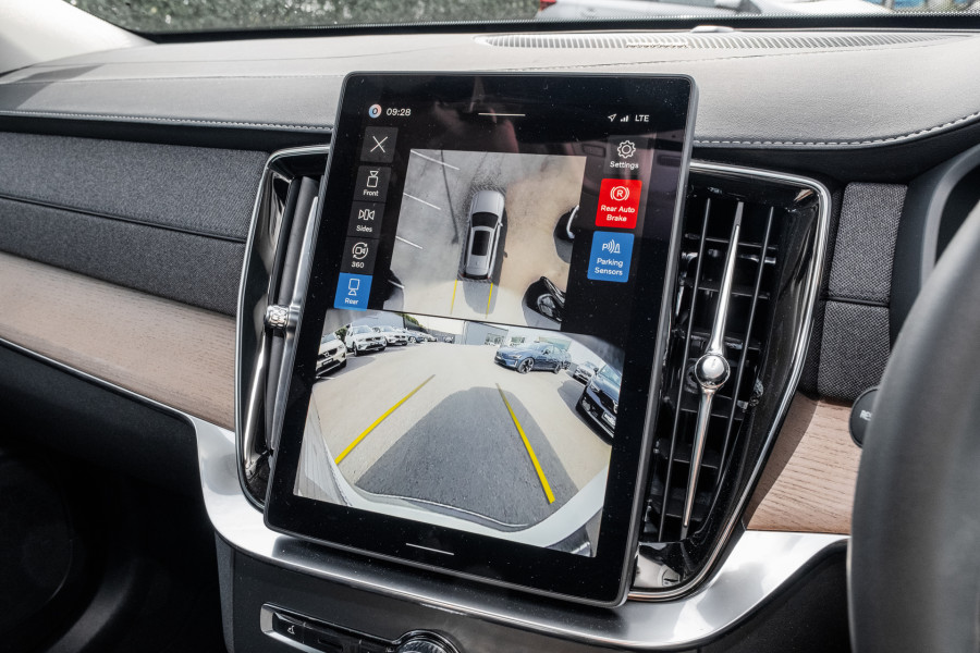 2026 Volvo XC90 L Series Plus B5 Bright SUV Image 14