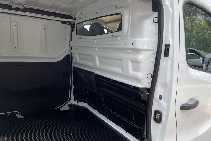 2024 Renault Trafic X82 Premium Van Image 12
