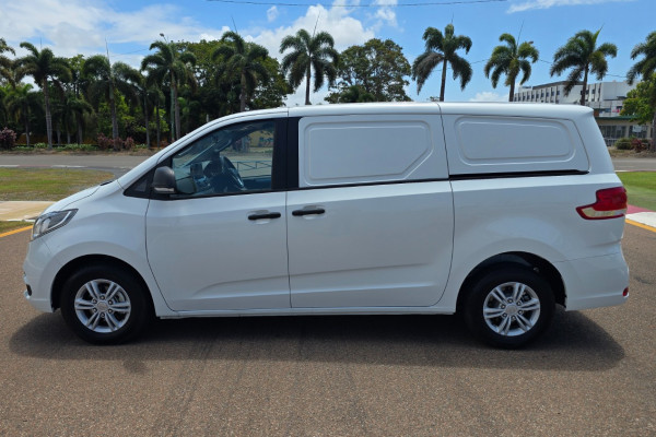 2026 MY25 LDV G10 SV7C + Van Image 9