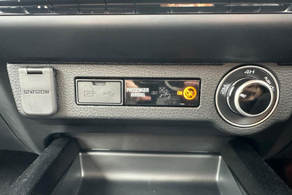 2026 MY25.5 Isuzu D-MAX RG X-TERRAIN Ute Image 17