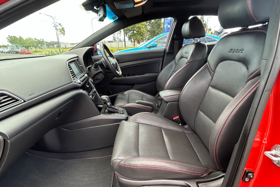 2016 MY17 Hyundai Elantra AD SR Sedan Image 14