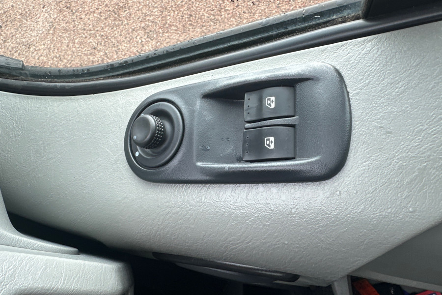 2012 Renault Trafic X83 Phase 3 L1H1 SWB Low Roof Van Image 11