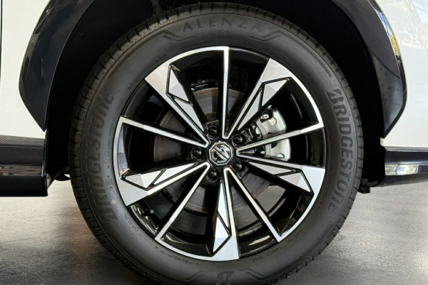 2024 MY24.5 MG HS AS33 Essence SUV Image 5