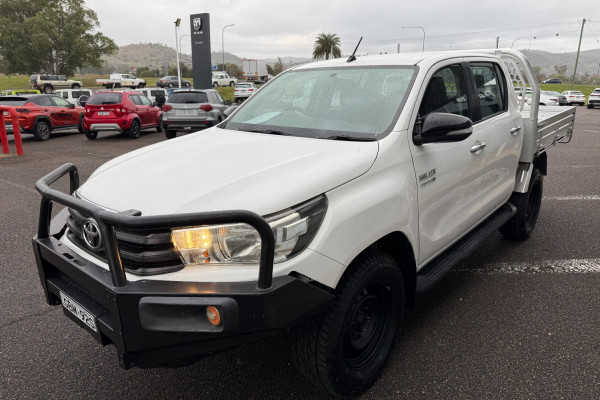 2017 Toyota HiLux GUN126R SR Cab Chassis Image 5