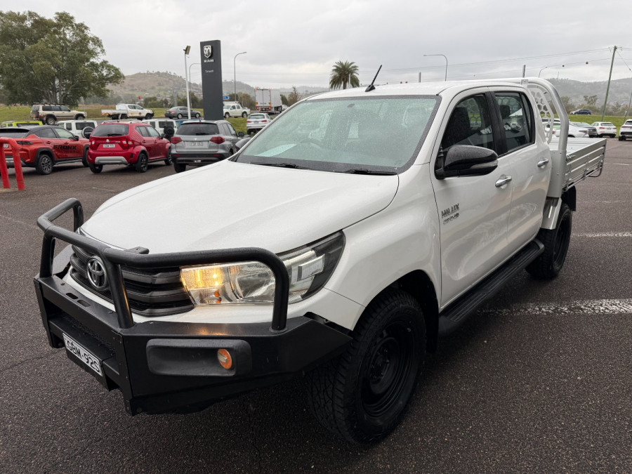 2017 Toyota HiLux GUN126R SR Cab Chassis Image 5