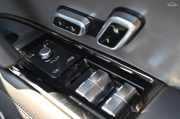 2026 Land Rover Range Rover Sport L461 D250 Dynamic SE SUV image 19