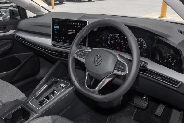 2026 Volkswagen Golf 8.5 110TSI Life Hatch Image 6