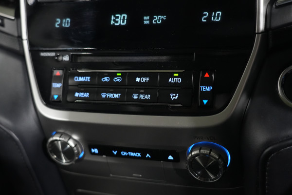 2018 Toyota LandCruiser Sahara SUV