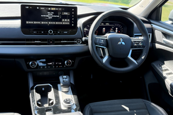2025 Mitsubishi Outlander ZM Aspire SUV Image 11