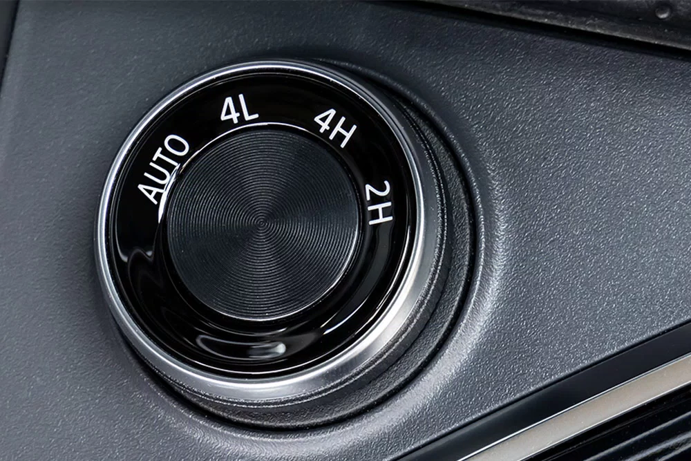2WD & 4WD SELECTOR Image