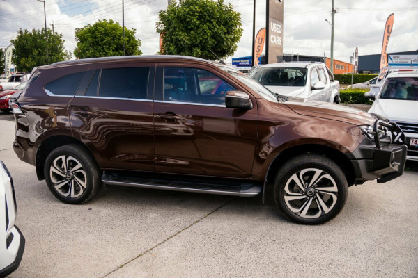 2022 MY23 Isuzu MU-X RJ LS-T SUV Image 4