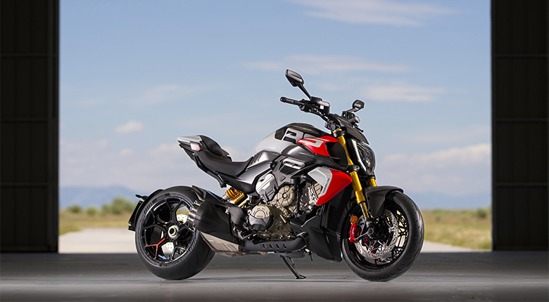 New Ducati Diavel V4 RS Image