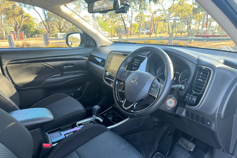 2020 Mitsubishi Outlander ZL ES Wagon Image 11