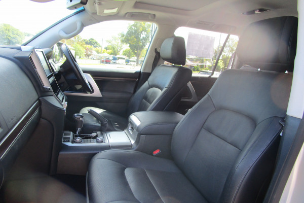 2020 Toyota LandCruiser VDJ200R VX SUV Image 21