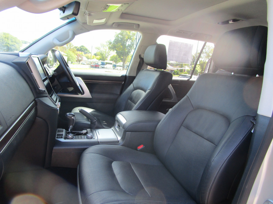 2020 Toyota LandCruiser VDJ200R VX SUV Image 21