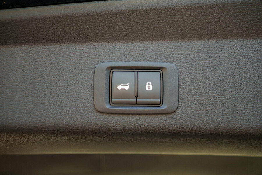 2023 MY24 Mitsubishi Outlander ZM Exceed SUV Image 9