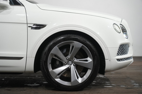 2016 Bentley Bentayga SUV Image 5
