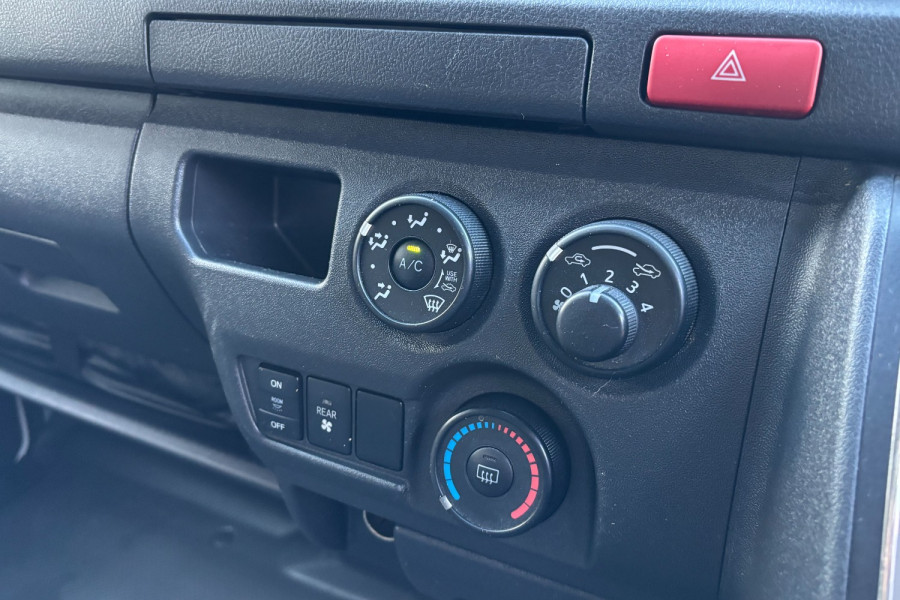 2015 Toyota HiAce TRH223R Commuter Bus Image 21