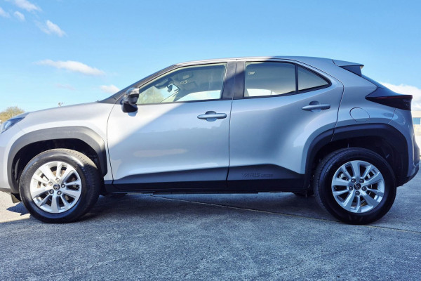 2023 Toyota Yaris Cross MXPB10R GX SUV Image 27
