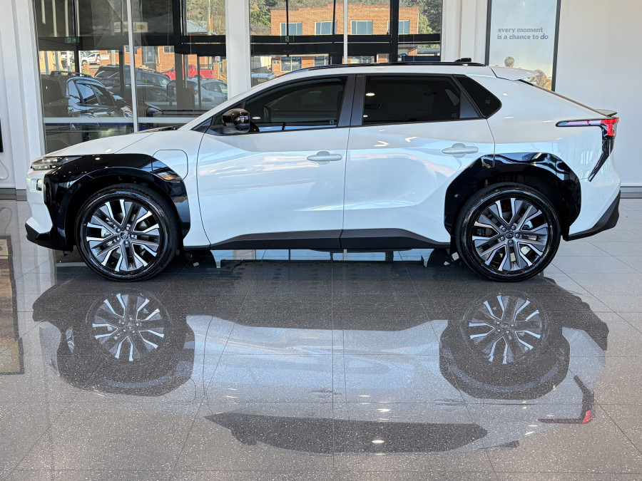 2026 Subaru Solterra E1-1 AWD Touring SUV Image 3