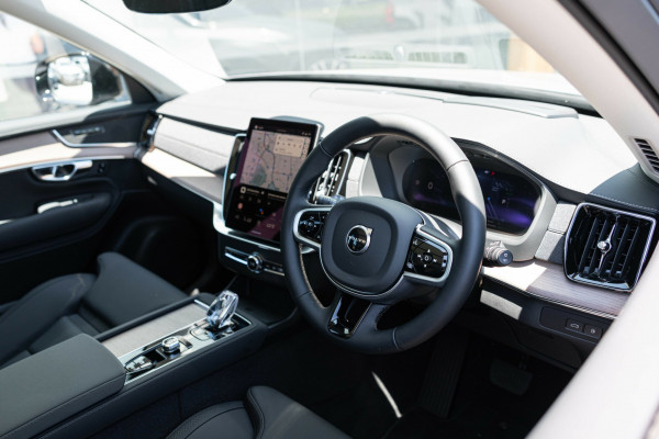 2025 MY26 Volvo XC90 L Series Plus T8 Plug-in Hybrid Dark SUV Image 14