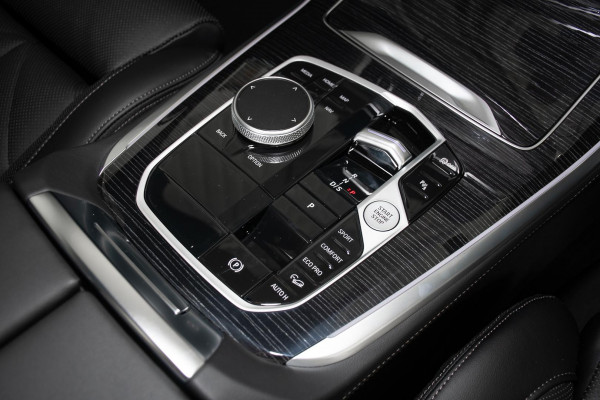 2026 BMW X5 G05 LCI xDrive30d M Sport SUV image 14