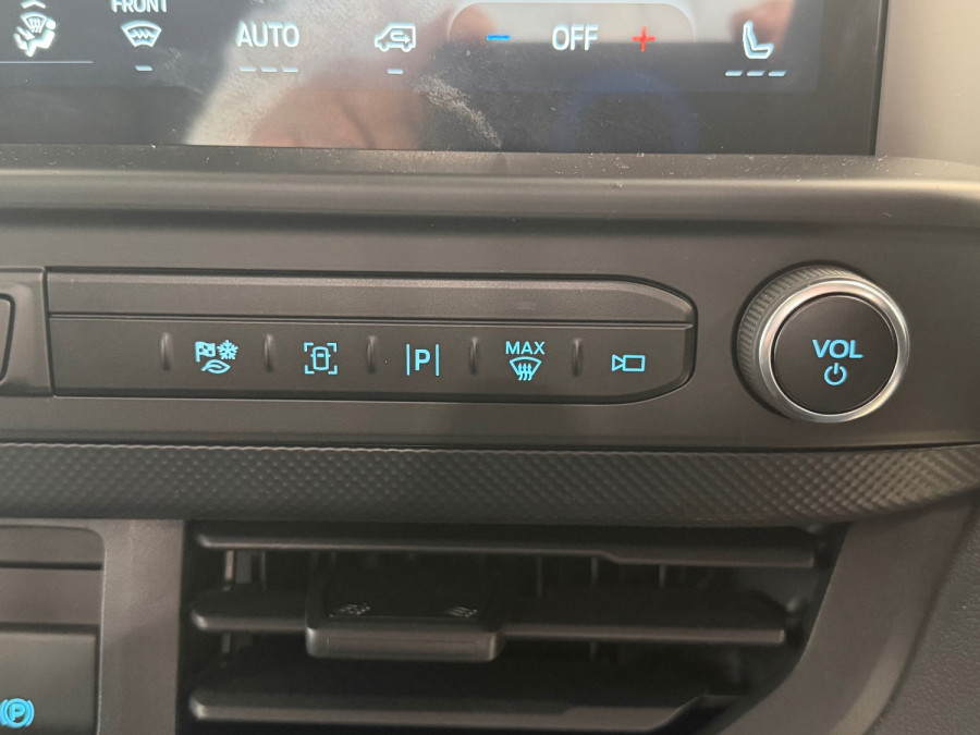 2026 MY26.5 Ford Transit Custom AV Trail LWB Van Image 25