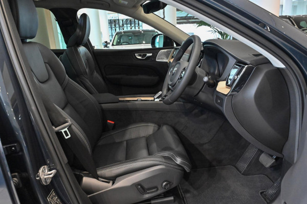 2026 Volvo XC60 UZ Ultra B5 Dark SUV Image 8
