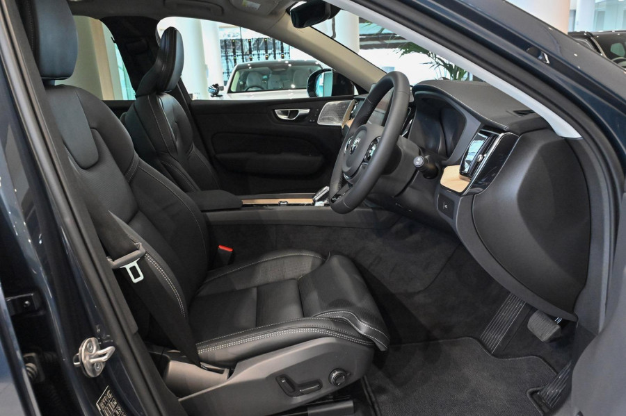 2026 Volvo XC60 UZ Ultra B5 Dark SUV Image 8