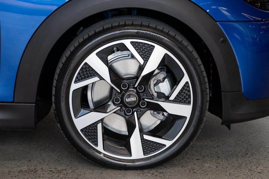 2025 MINI Cooper F65 C Classic Hatch