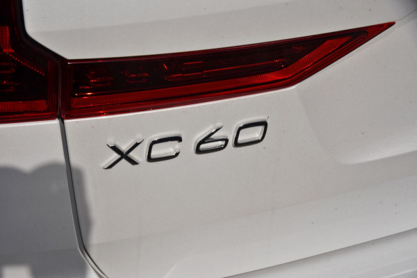 2025 MY26 Volvo XC60 UZ Ultra B5 Dark SUV Image 4
