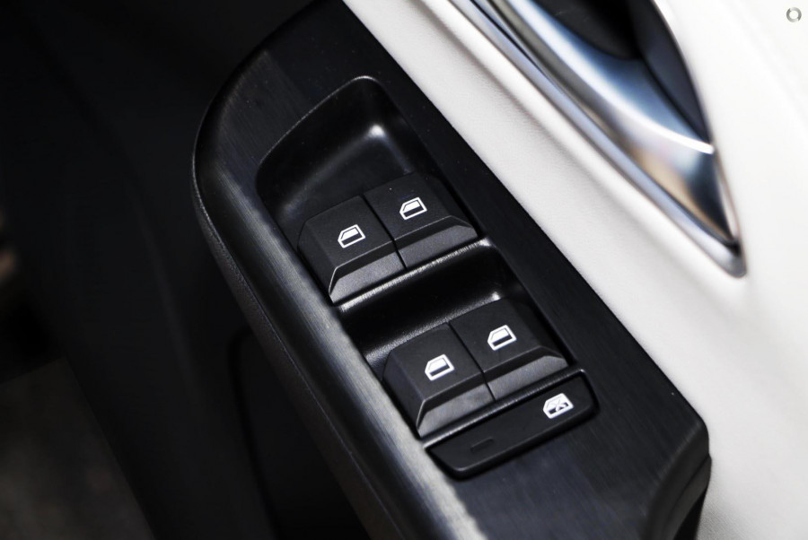 2024 MY25 MG ZS ZS32 Essence Hybrid+ SUV Image 13