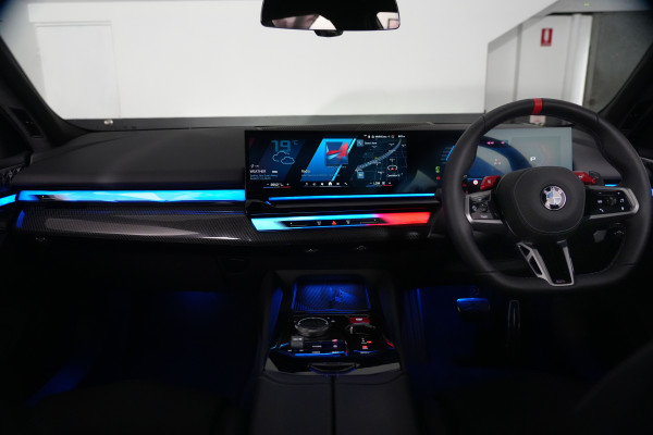 2025 BMW M5 Touring SUV Image 35
