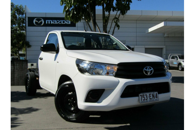 2016 Toyota Hilux GUN122R Workmate 4x2 Cab chassis