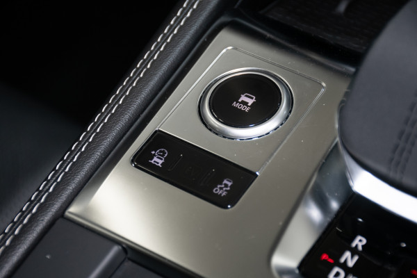 2024 MY23 Jaguar F-PACE X761 R-Dynamic S SUV image 19