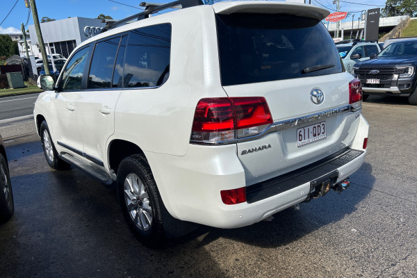 2016 Toyota LandCruiser VDJ200R Sahara SUV Image 4