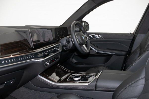 2025 BMW X5 G05 LCI xDrive30d M Sport SUV image 8