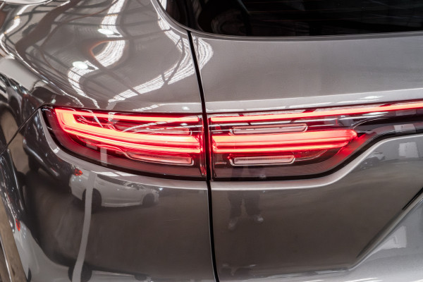 2019 MY20 Porsche Cayenne SUV image 21