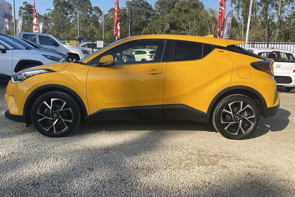 2017 Toyota C-HR NGX10R Koba SUV Image 4