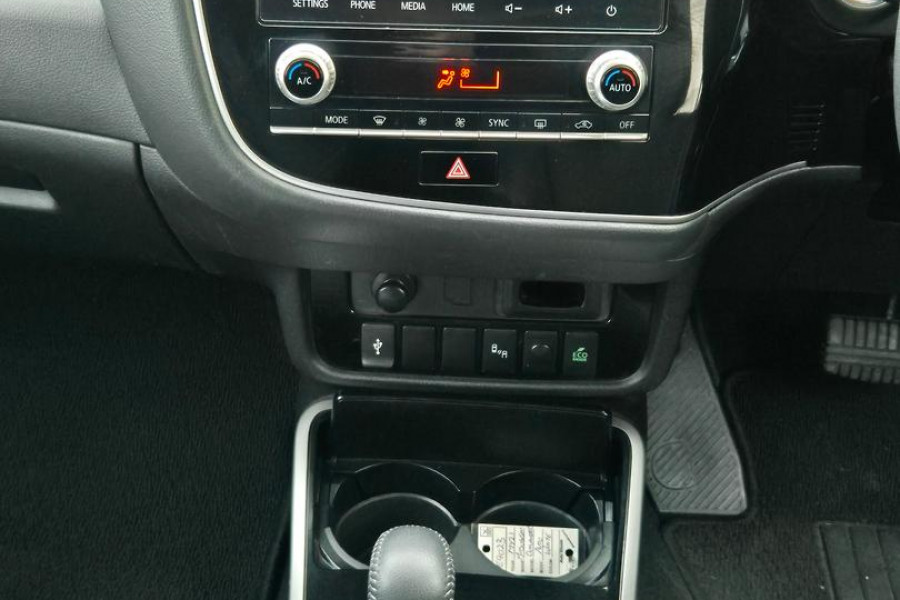 2020 MY21 Mitsubishi Outlander ZL LS SUV Image 21
