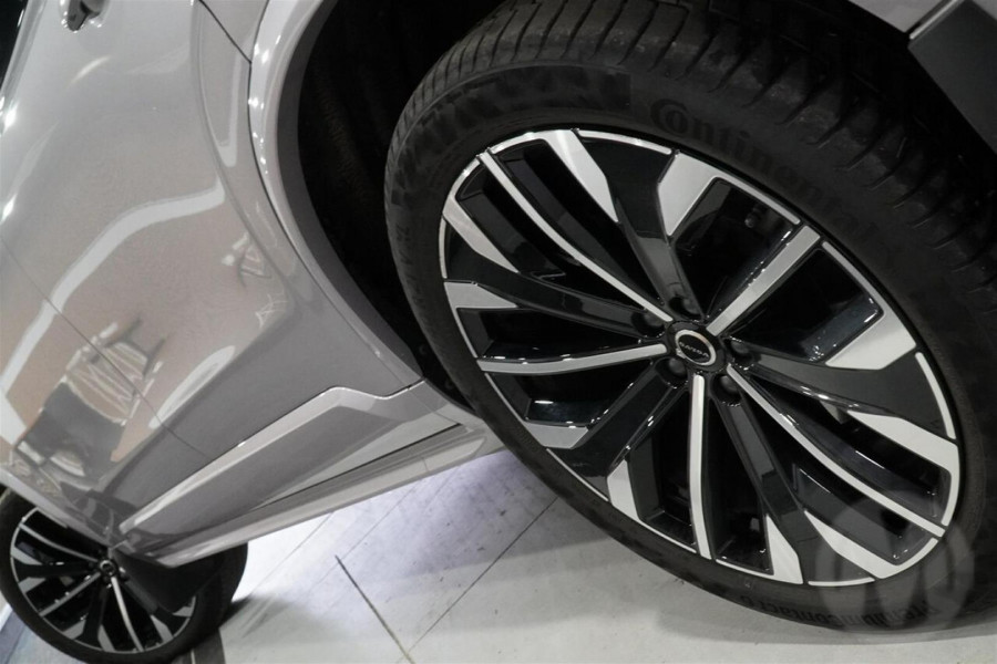 2025 MY26 Volvo XC90 L Series Ultra B5 Dark SUV Image 7
