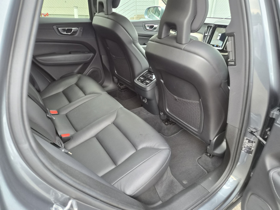 2018 Volvo XC60 UZ D4 Inscription SUV Image 9