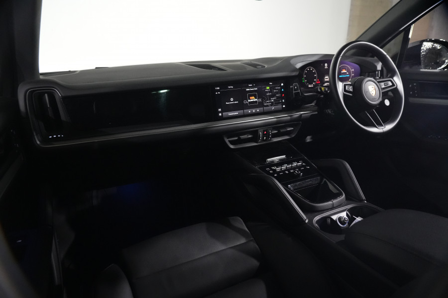 2023 Porsche Cayenne SUV Image 12